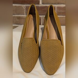 NWOB Market & Spruce June Smoking Flats in Mustard Size 7.5